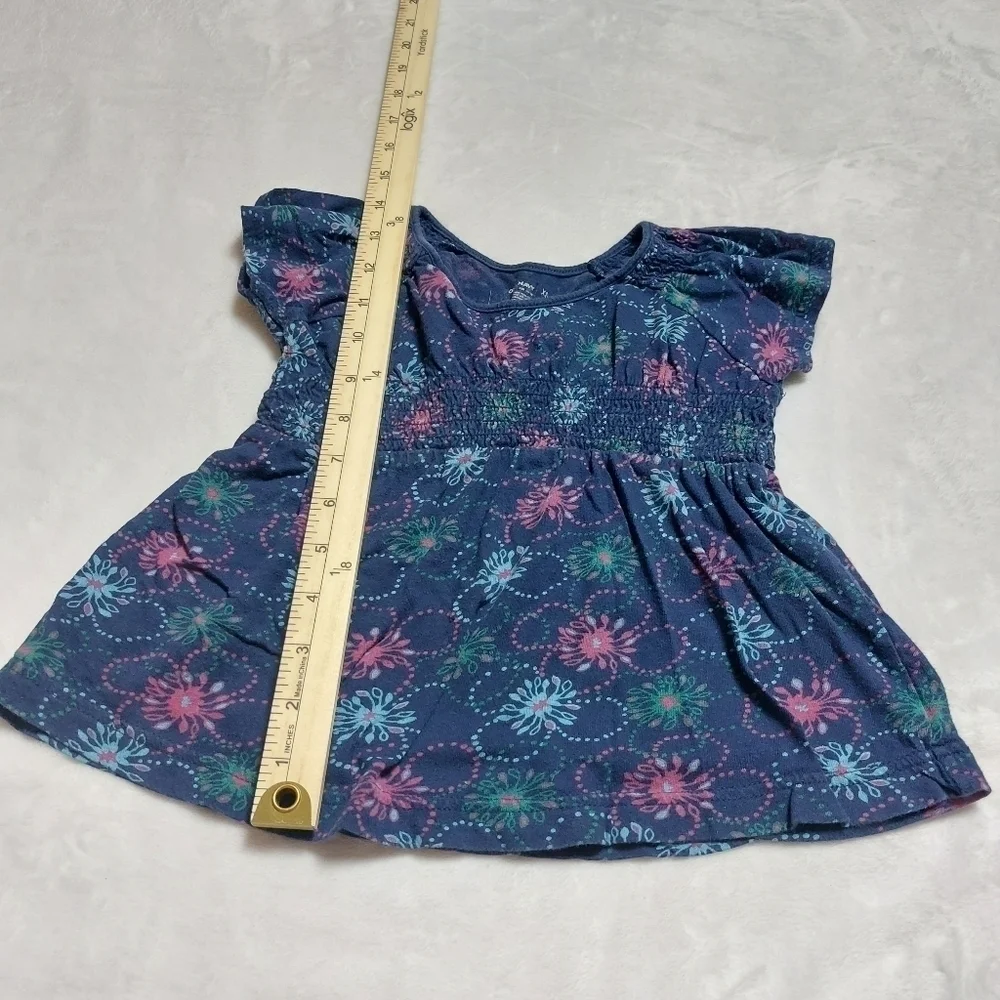 OLD NAVY GIRLS BLUE FLORAL BABYDOLL STYLE T-SHIRT SIZE XS
